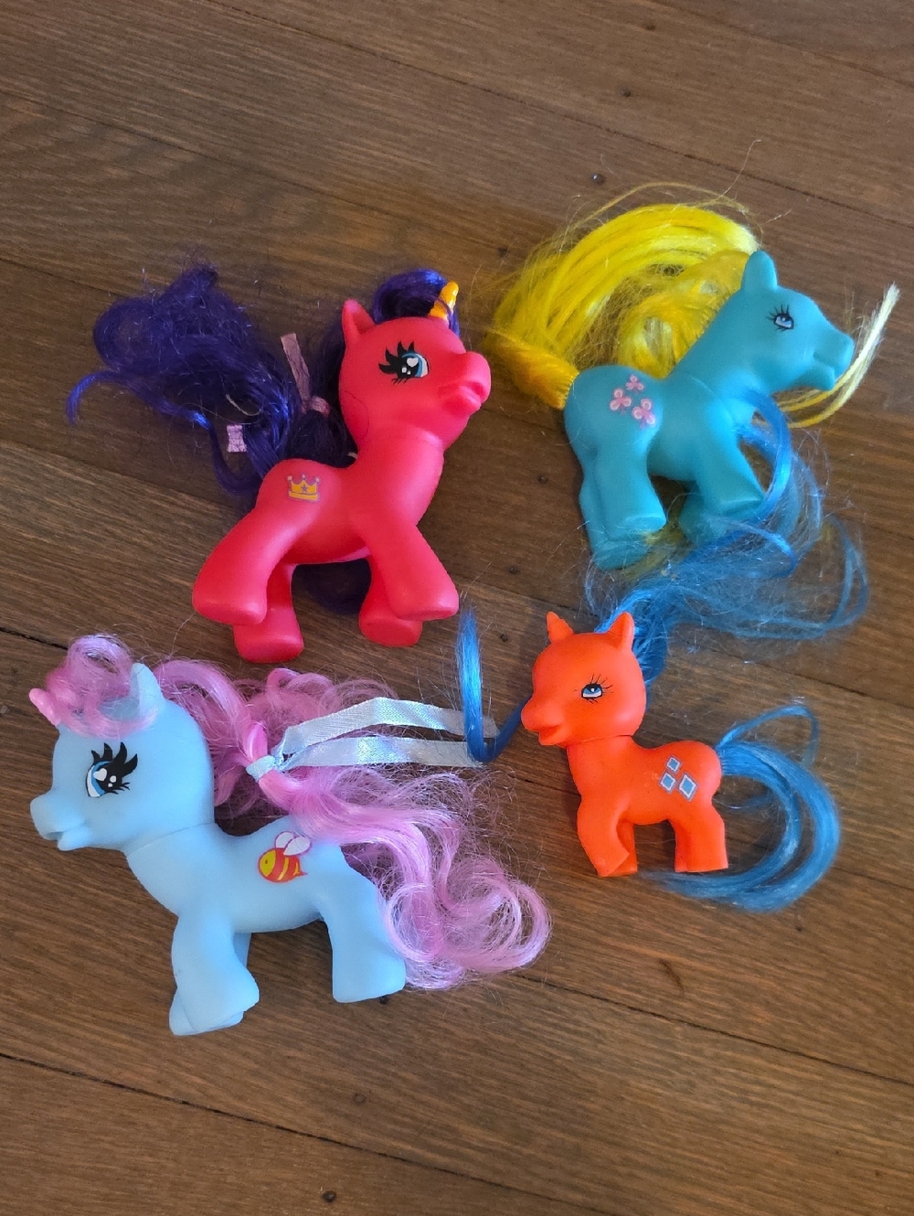 Gi-Go Ponys/ Unicorn. Set Of 4